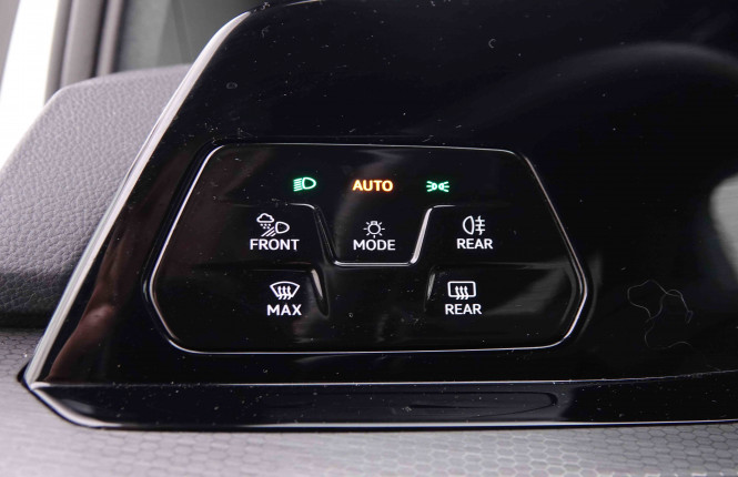VOLKSWAGEN_VOLKSWAGEN_GOLF GTI_2548613_8.jpg