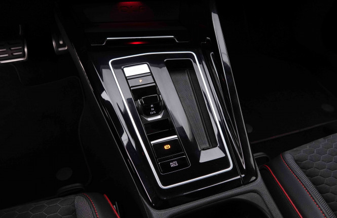 VOLKSWAGEN_VOLKSWAGEN_GOLF GTI_2548785_16.jpg