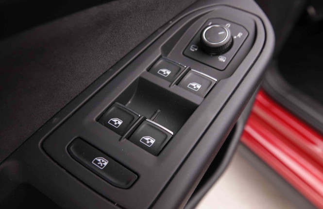 VOLKSWAGEN_VOLKSWAGEN_GOLF GTI_2549356_25.jpg VOLKSWAGEN_VOLKSWAGEN_GOLF GTI_2549356_25.jpg