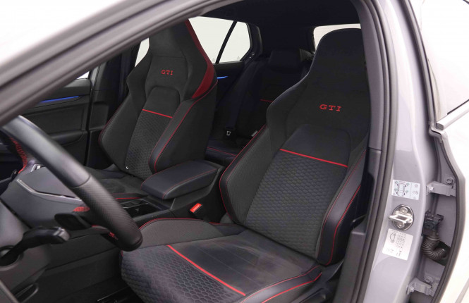 VOLKSWAGEN_VOLKSWAGEN_GOLF GTI_2549455_6.jpg