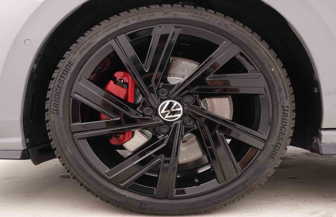 VOLKSWAGEN_VOLKSWAGEN_GOLF GTI_2549694_25.jpg