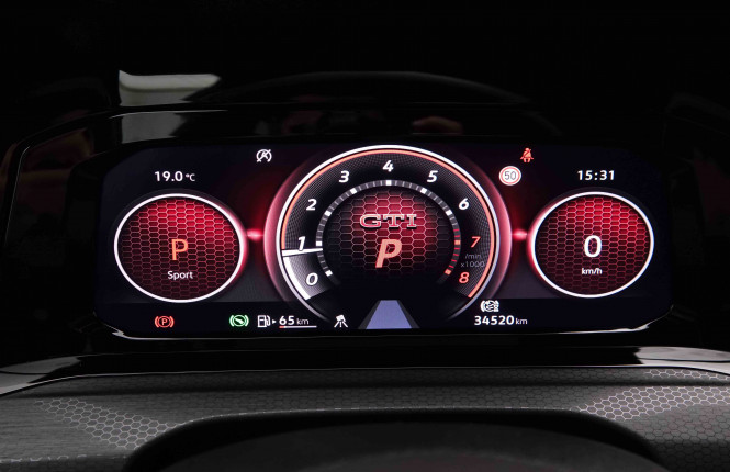 VOLKSWAGEN_VOLKSWAGEN_GOLF GTI_2549695_18.jpg