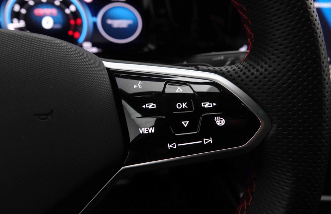 VOLKSWAGEN_VOLKSWAGEN_GOLF GTI_2652847_19.jpg