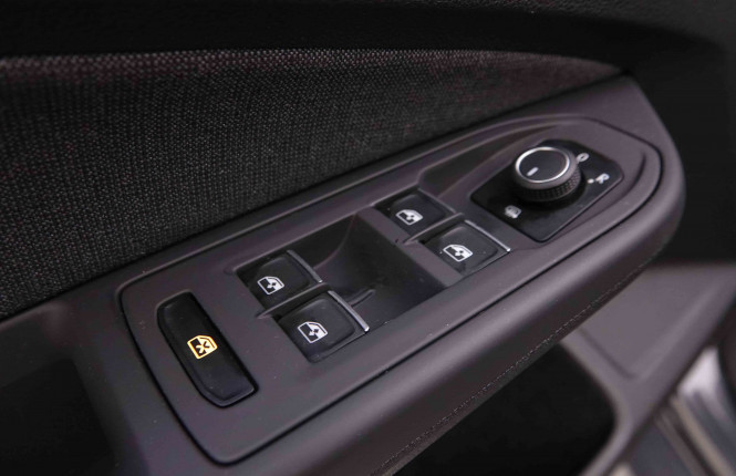 VOLKSWAGEN_VOLKSWAGEN_GOLFVAR_2548927_20.jpg