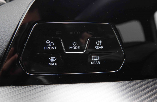 VOLKSWAGEN_VOLKSWAGEN_GOLF_2550243_9.jpg