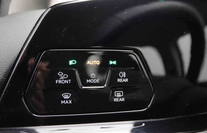 VOLKSWAGEN_VOLKSWAGEN_GOLF_2653683_21.jpg