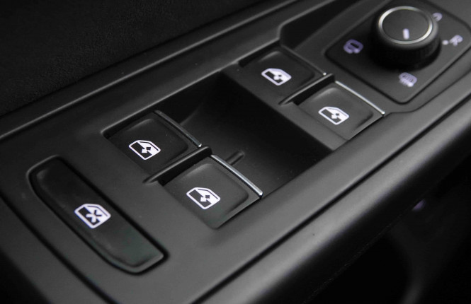 VOLKSWAGEN_VOLKSWAGEN_GOLF_2653683_53.jpg