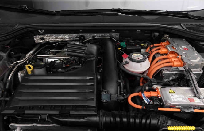 VOLKSWAGEN_VOLKSWAGEN_GOLF_2653683_80.jpg