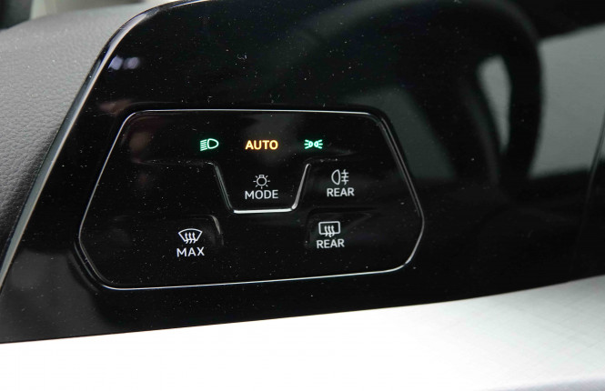 VOLKSWAGEN_VOLKSWAGEN_GOLF_2653723_19.jpg
