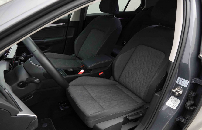 VOLKSWAGEN_VOLKSWAGEN_GOLF_2653723_6.jpg