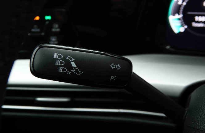 VOLKSWAGEN_VOLKSWAGEN_GOLF_2653840_15.jpg
