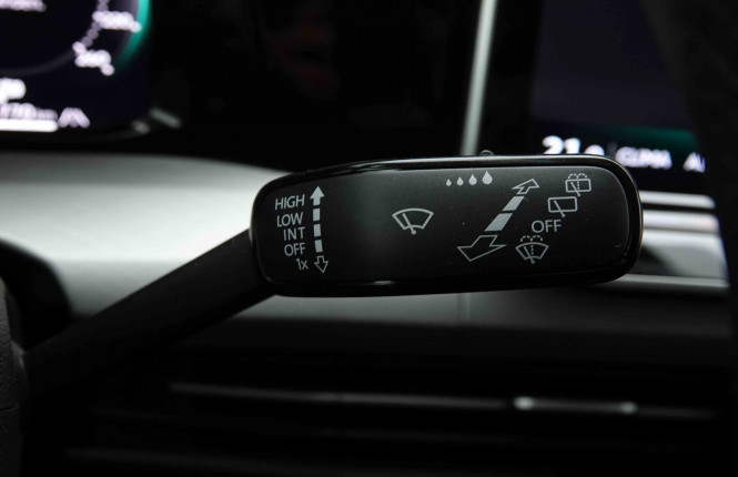 VOLKSWAGEN_VOLKSWAGEN_GOLF_2653840_16.jpg