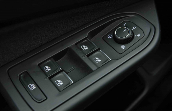 VOLKSWAGEN_VOLKSWAGEN_GOLF_2653840_20.jpg