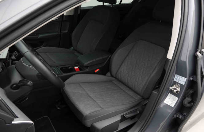 VOLKSWAGEN_VOLKSWAGEN_GOLF_2653840_6.jpg