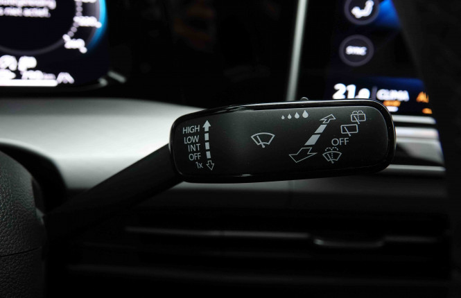 VOLKSWAGEN_VOLKSWAGEN_GOLF_2653841_16.jpg