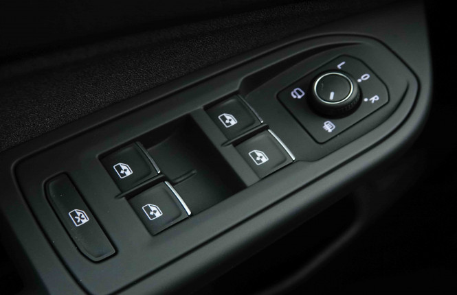 VOLKSWAGEN_VOLKSWAGEN_GOLF_2653841_20.jpg