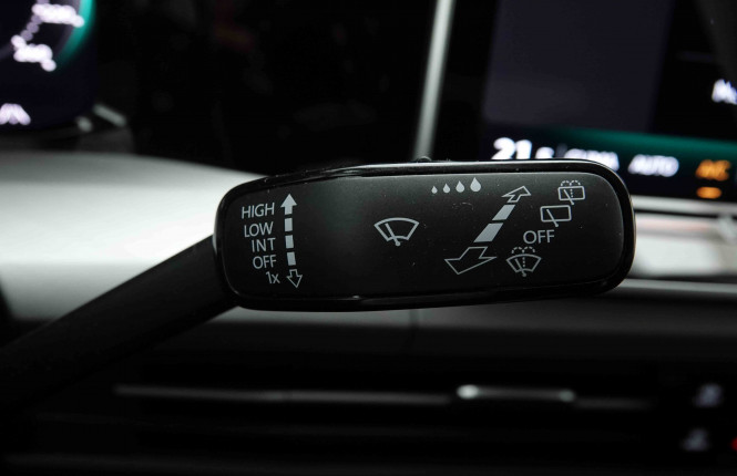 VOLKSWAGEN_VOLKSWAGEN_GOLF_2653842_16.jpg