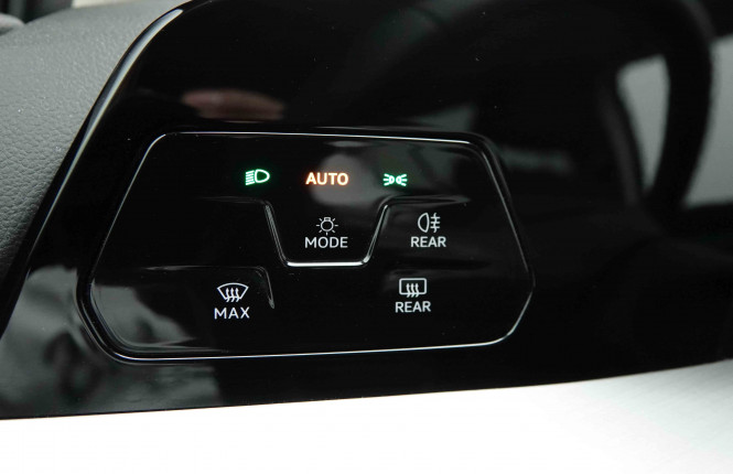 VOLKSWAGEN_VOLKSWAGEN_GOLF_2653842_19.jpg