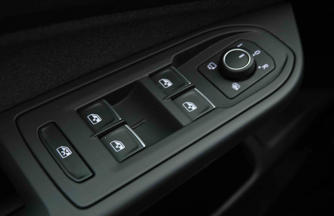 VOLKSWAGEN_VOLKSWAGEN_GOLF_2653842_20.jpg