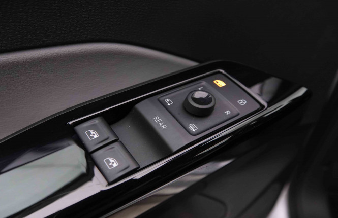 VOLKSWAGEN_VOLKSWAGEN_ID.3_2548757_18.jpg