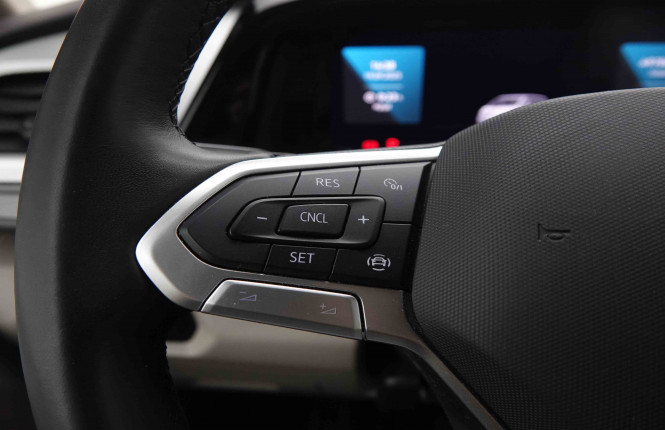 VOLKSWAGEN_VOLKSWAGEN_MULTIVAN_2550194_22.jpg