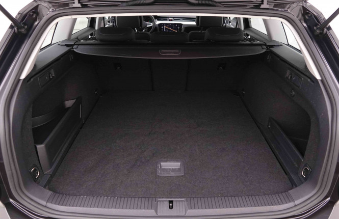 VOLKSWAGEN_VOLKSWAGEN_PASSATVAR_2547771_5.jpg