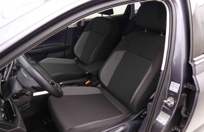 VOLKSWAGEN_VOLKSWAGEN_POLO_2551439_6.jpg