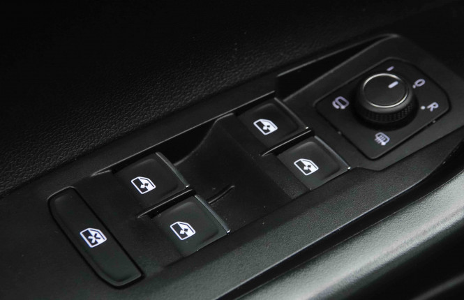 VOLKSWAGEN_VOLKSWAGEN_POLO_2653643_19.jpg