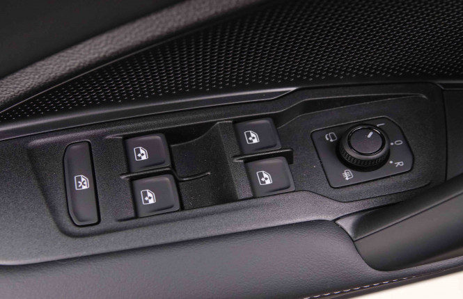 VOLKSWAGEN_VOLKSWAGEN_TAYRON_2549835_56.jpg