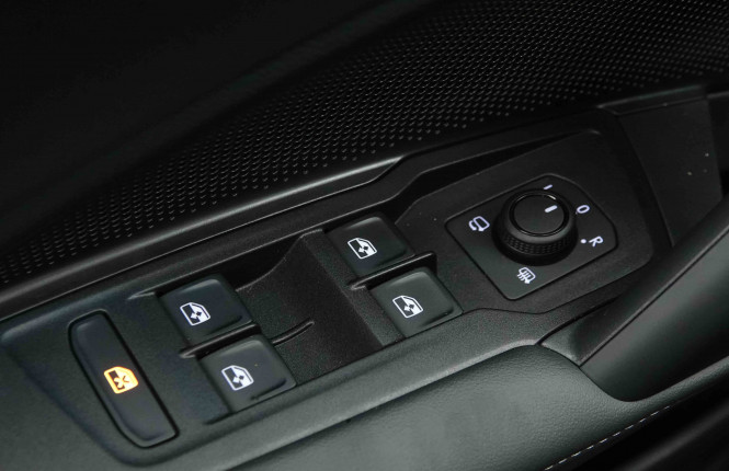 VOLKSWAGEN_VOLKSWAGEN_TAYRON_2653372_21.jpg