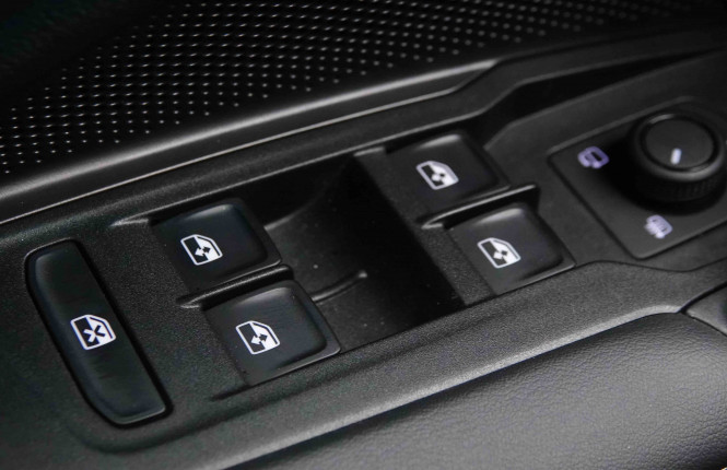 VOLKSWAGEN_VOLKSWAGEN_TAYRON_2654546_53.jpg