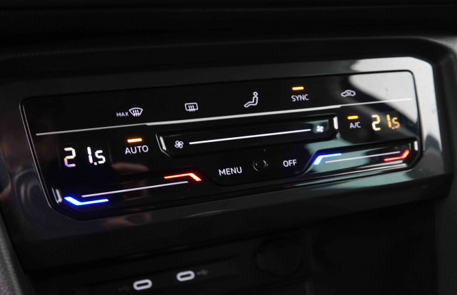 VOLKSWAGEN_VOLKSWAGEN_TIGUAN_2551053_15.jpg