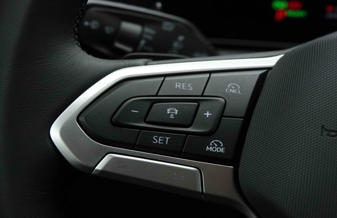 VOLKSWAGEN_VOLKSWAGEN_TIGUAN_2652542_19.jpg