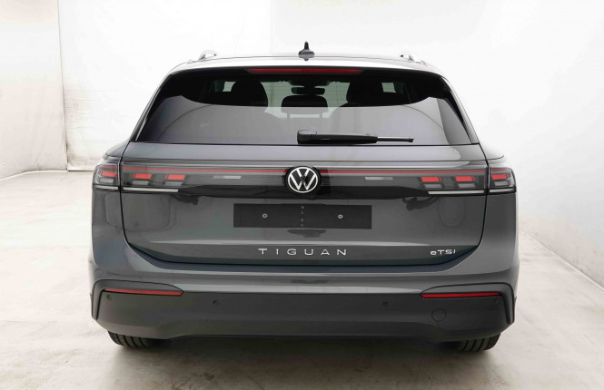 VOLKSWAGEN_VOLKSWAGEN_TIGUAN_2652542_30.jpg
