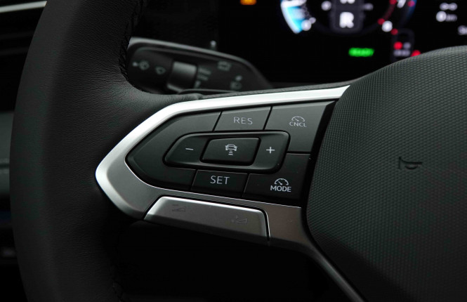 VOLKSWAGEN_VOLKSWAGEN_TIGUAN_2652549_19.jpg