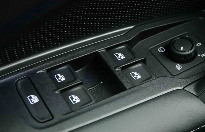 VOLKSWAGEN_VOLKSWAGEN_TIGUAN_2652550_22.jpg