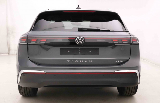 VOLKSWAGEN_VOLKSWAGEN_TIGUAN_2652948_25.jpg