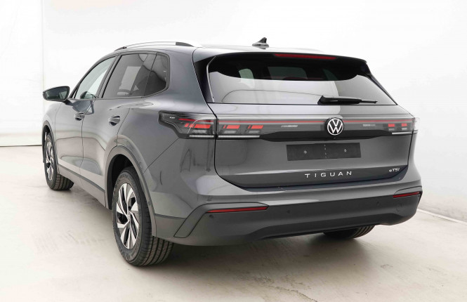 VOLKSWAGEN_VOLKSWAGEN_TIGUAN_2653515_28.jpg