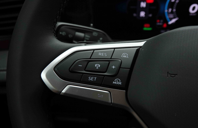 VOLKSWAGEN_VOLKSWAGEN_TIGUAN_2654011_19.jpg