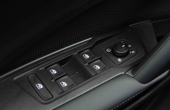 VOLKSWAGEN_VOLKSWAGEN_TIGUAN_2654012_22.jpg