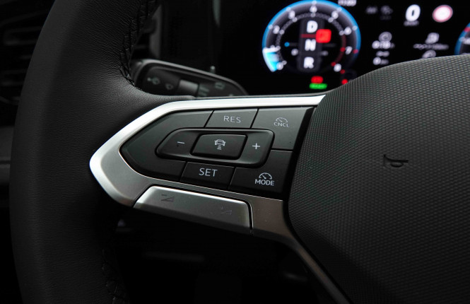 VOLKSWAGEN_VOLKSWAGEN_TIGUAN_2654014_19.jpg