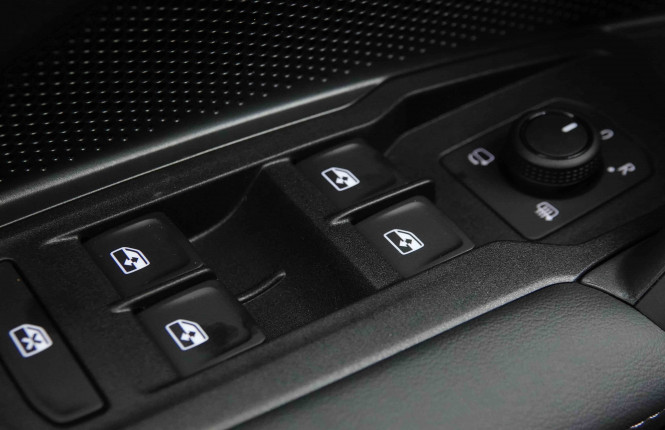 VOLKSWAGEN_VOLKSWAGEN_TIGUAN_2654015_21.jpg