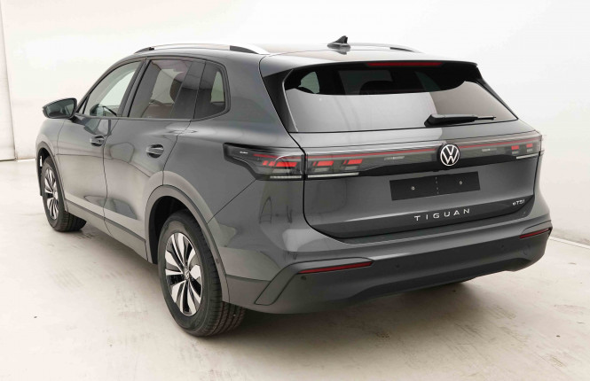 VOLKSWAGEN_VOLKSWAGEN_TIGUAN_2654015_28.jpg