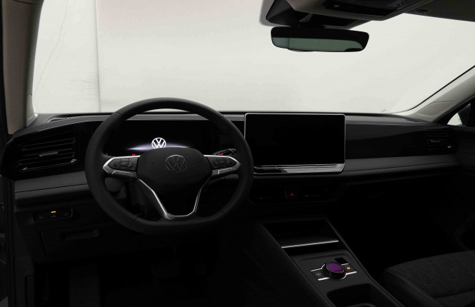 VOLKSWAGEN_VOLKSWAGEN_TIGUAN_2654015_8.jpg
