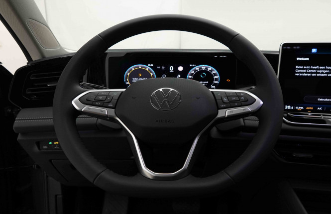 VOLKSWAGEN_VOLKSWAGEN_TIGUAN_2654015_9.jpg