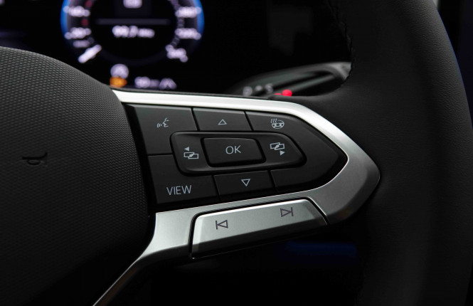VOLKSWAGEN_VOLKSWAGEN_TIGUAN_2654016_19.jpg