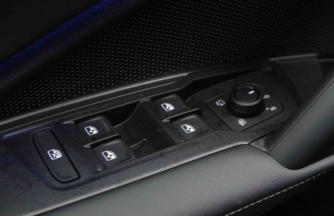 VOLKSWAGEN_VOLKSWAGEN_TIGUAN_2654016_21.jpg