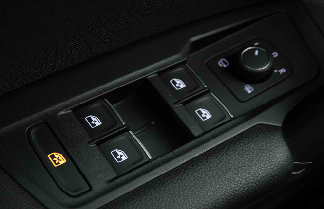 VOLKSWAGEN_VOLKSWAGEN_TIGUAN_2654206_20.jpg