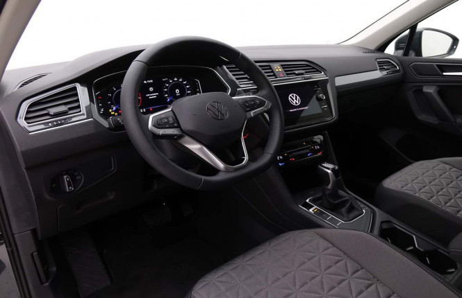 VOLKSWAGEN_VOLKSWAGEN_TIGUAN_2654292_34.jpg