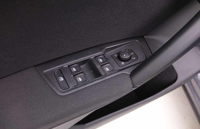 VOLKSWAGEN_VOLKSWAGEN_TIGUAN_2654292_45.jpg